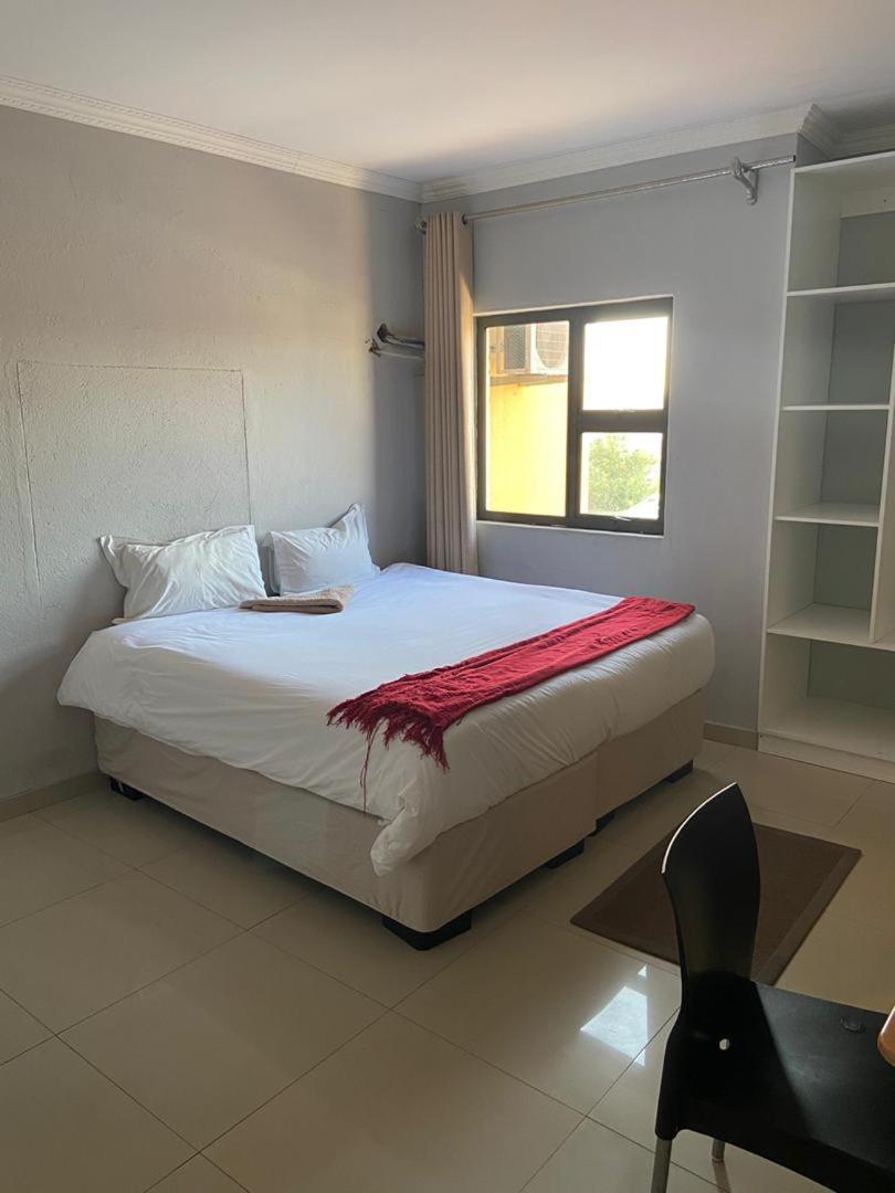 Pandeinge Hotel Windhoek Kültér fotó