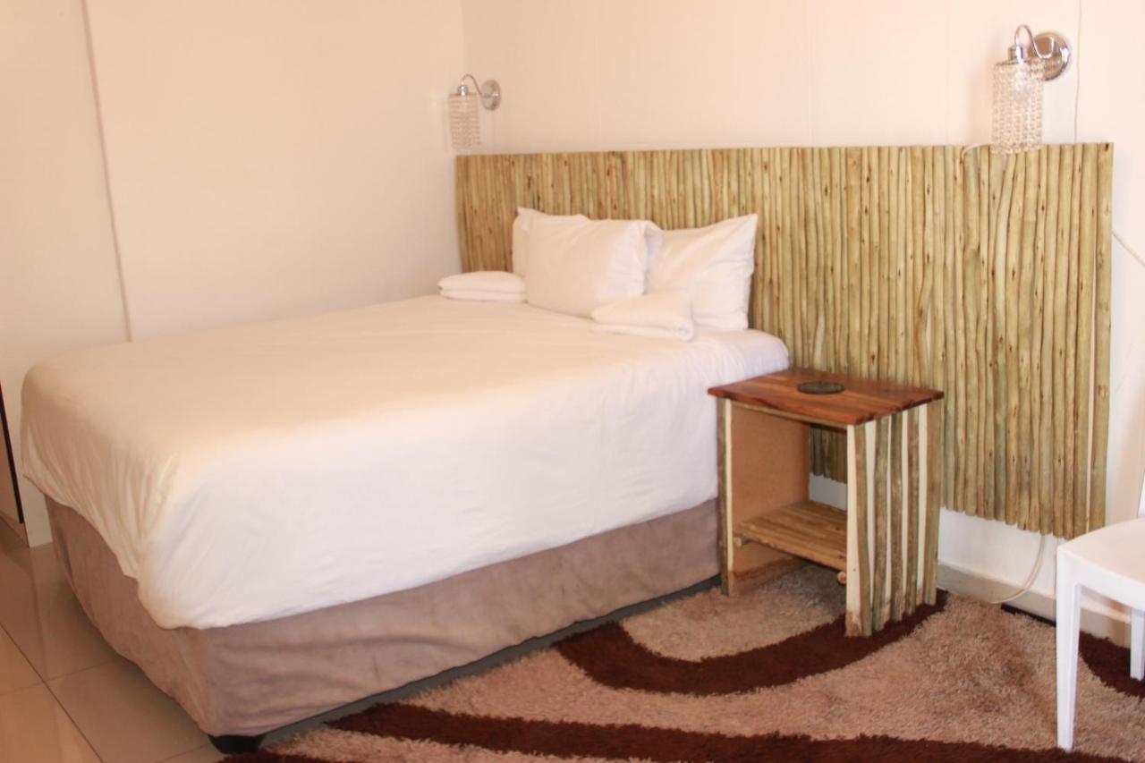 Pandeinge Hotel Windhoek Kültér fotó