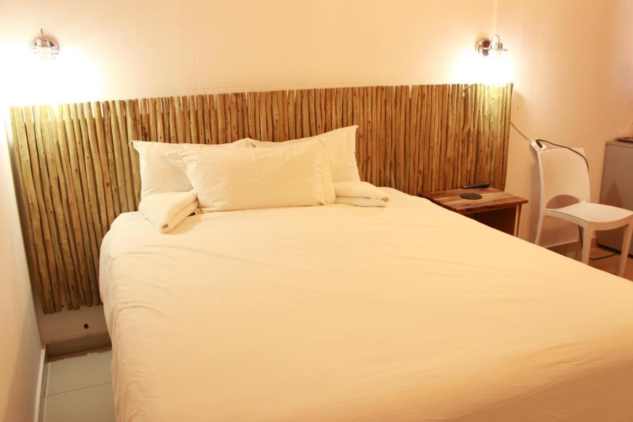 Pandeinge Hotel Windhoek Kültér fotó