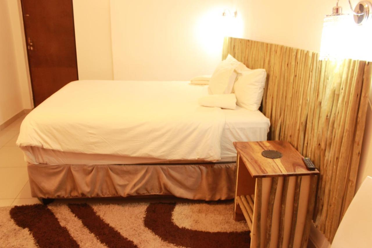 Pandeinge Hotel Windhoek Kültér fotó