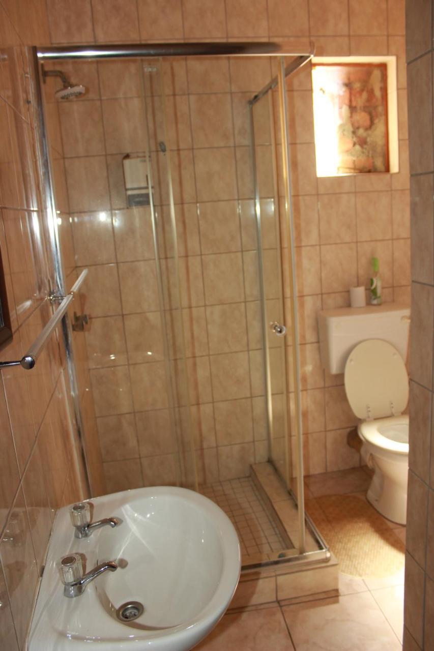 Pandeinge Hotel Windhoek Kültér fotó